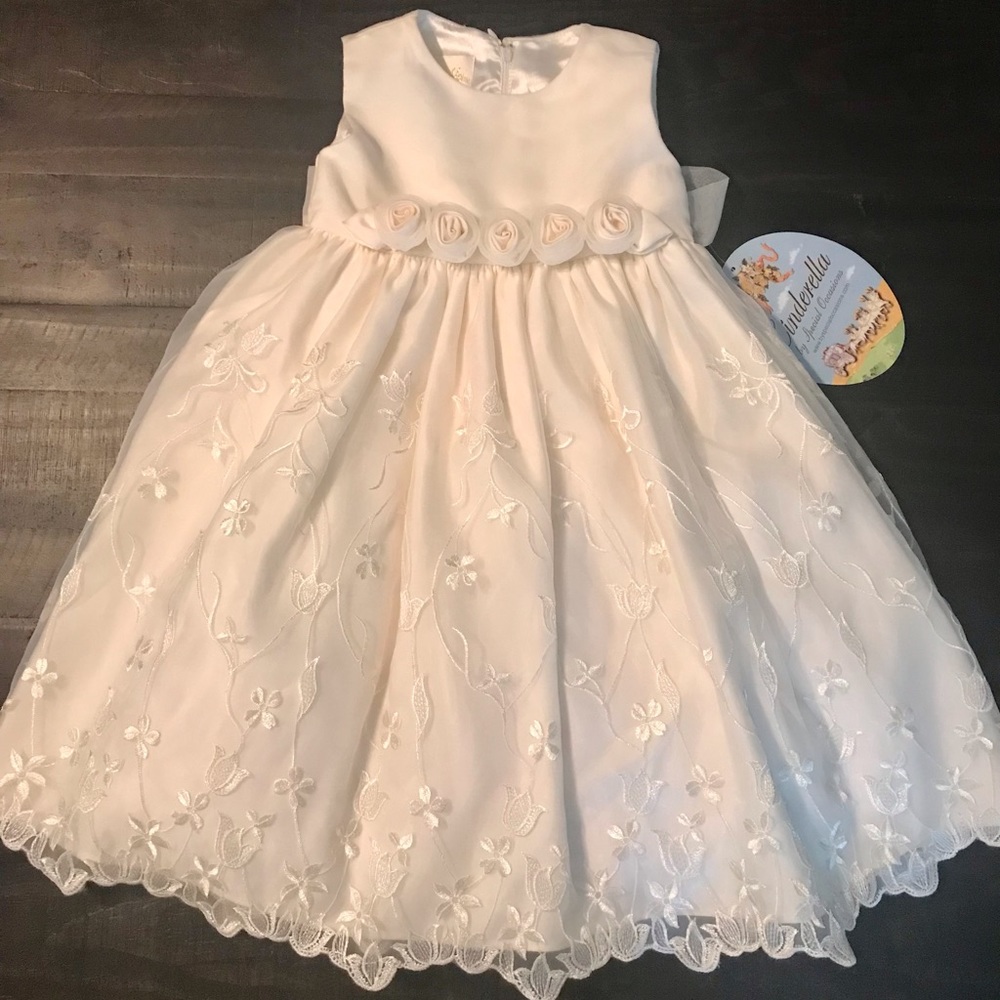 Flower girl dresses. 2 available.